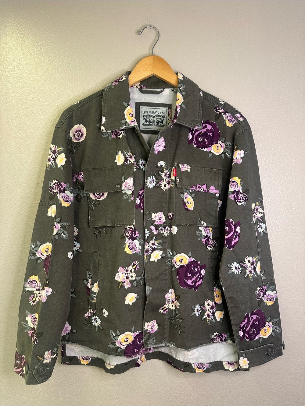 Levi Strauss and Co. Floral Utility Jacket Distressed Front Hem Cotton Pockets - Picture 7 of 7